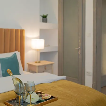 Апартаменты Top-floor Romanian Athenae 2br Apartment, Quiet Views Бухарест