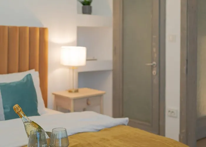 Apartmán Top-floor Romanian Athenae 2br Apartment, Quiet Views Bukurešť