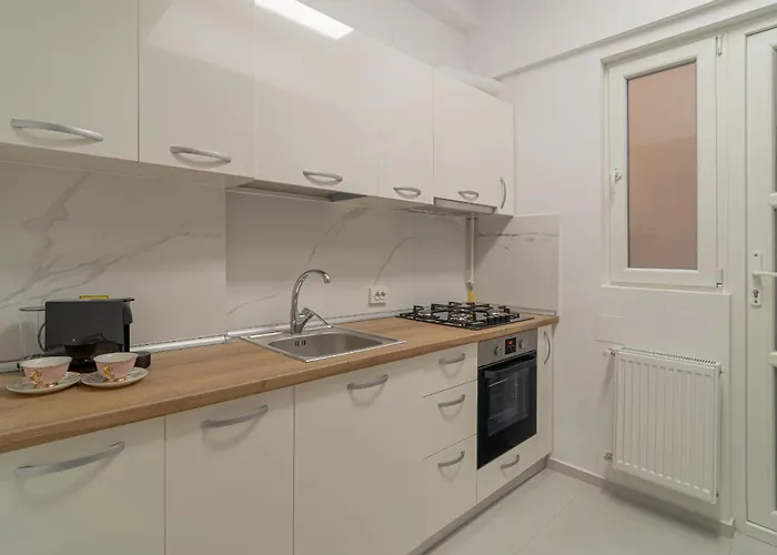 Apartmán Top-floor Romanian Athenae 2br Apartment, Quiet Views Bukurešť