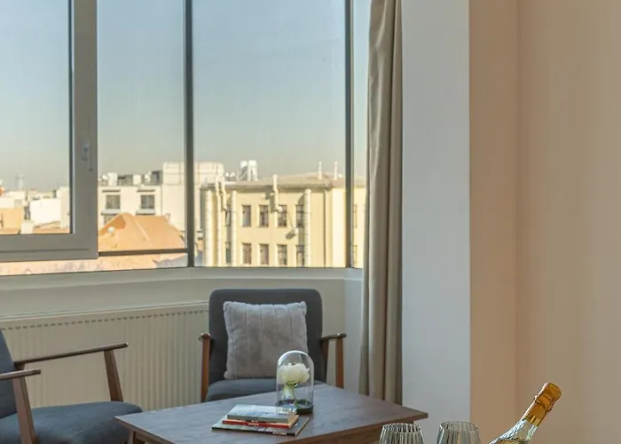 Apartment Top-floor Romanian Athenae 2br Apartment, Quiet Views Bucharest