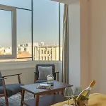 Apartament Top-floor Romanian Athenae 2br Apartment, Quiet Views Bucureşti